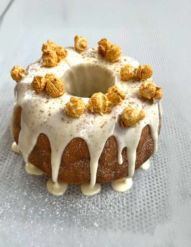 Gugelhupf mit Lebkuchen-Swirl und Popcorn