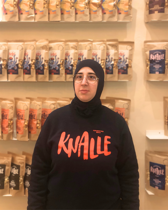 Raschas Praktikum bei Knalle: Inklusion im Arbeitsalltag